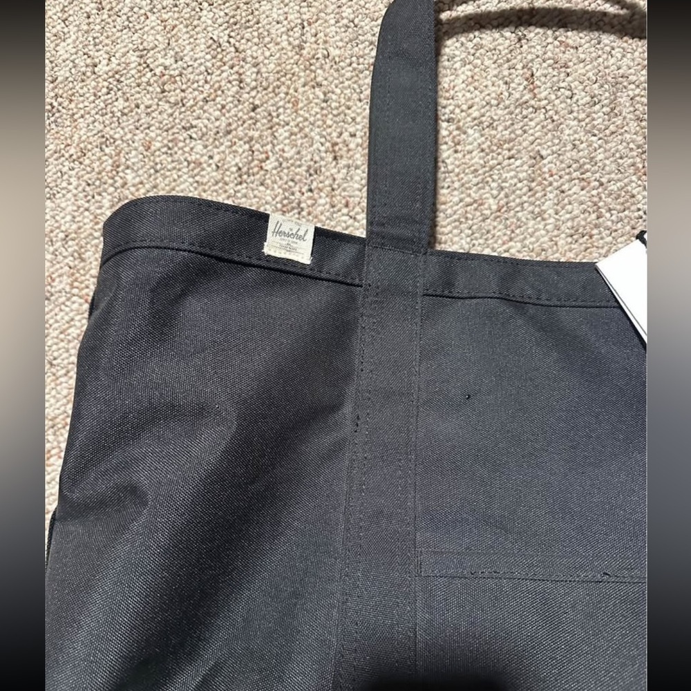 NWT Herschel Bamfield Canvas Black Tote Bag Large - Picture 2 of 6